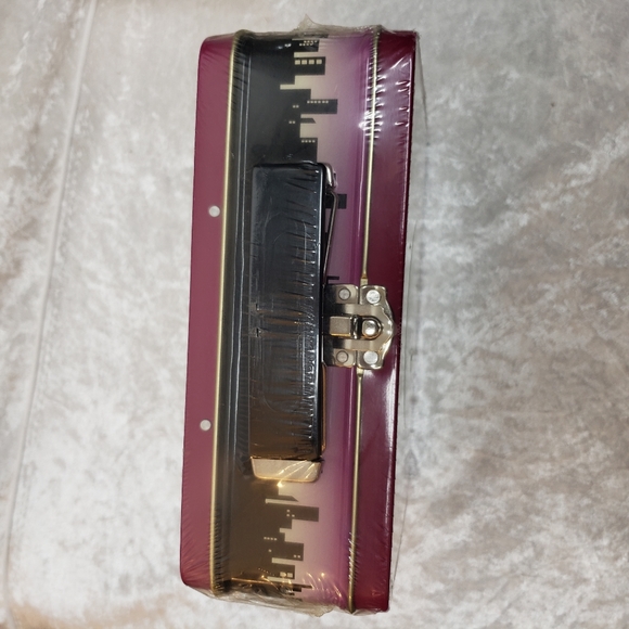 Betty Boop Lot - Lunch Box, 2 Mugs, and Wallet - Picture 9 of 9